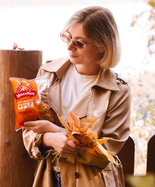 Взрослые любят полакомиться